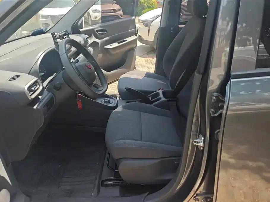 Wuling Hongguang New Energy 2024 Pure Electric Version 300KM Standard Edition — миниатюра 9
