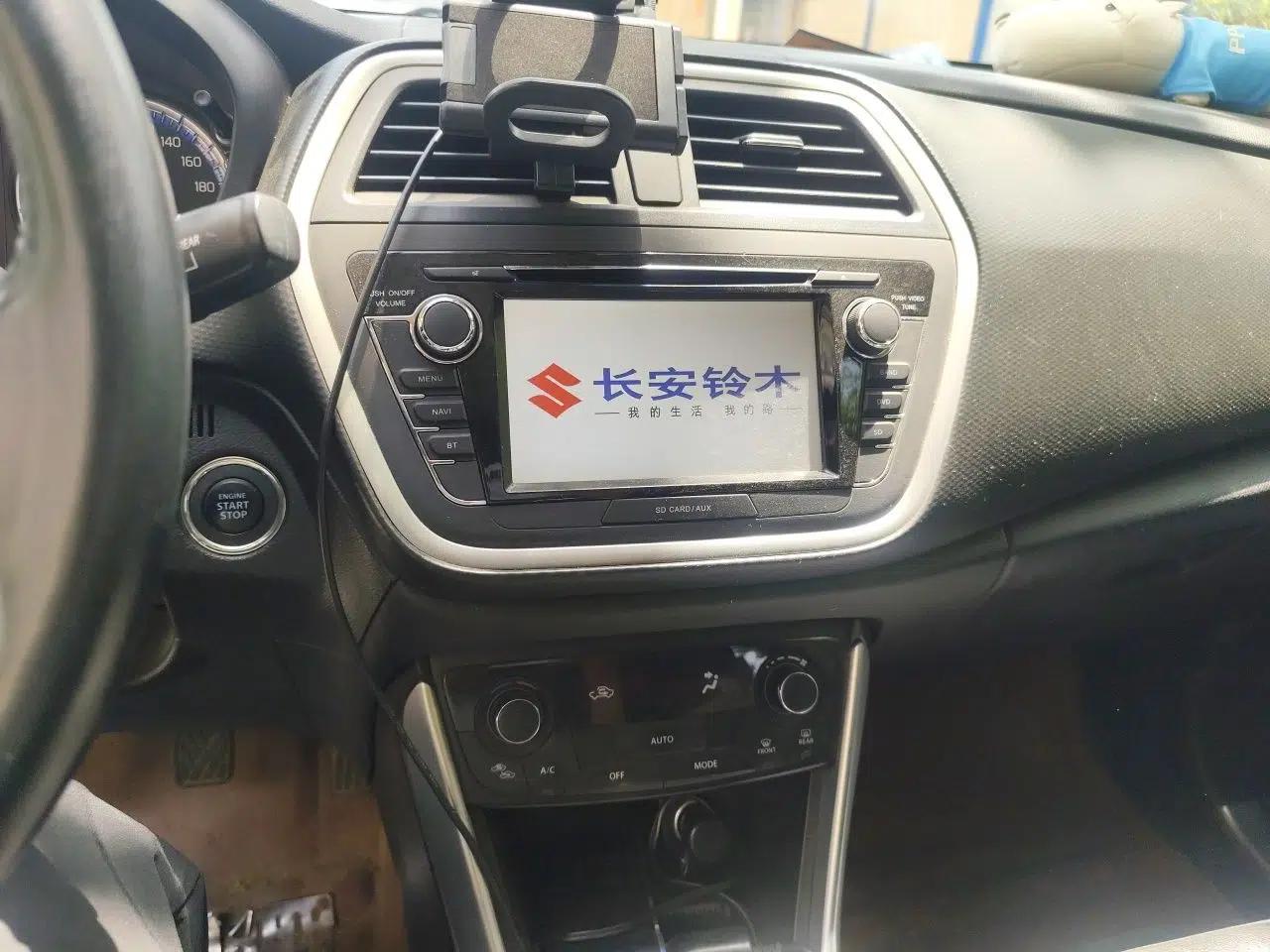 Suzuki S-Cross 2014 1.6L Manual Two-Wheel Drive Elite Model — миниатюра 14