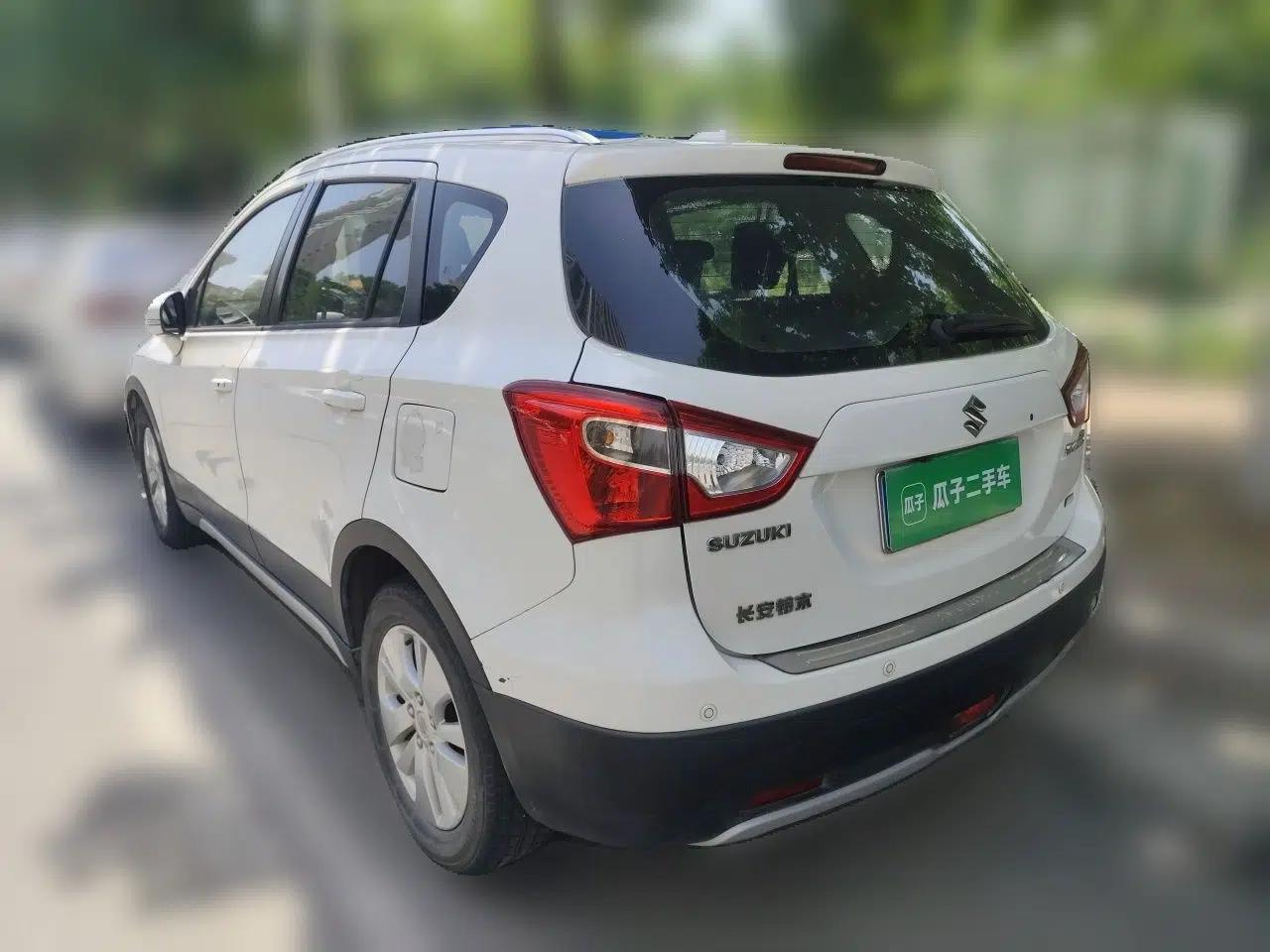 Suzuki S-Cross 2014 1.6L Manual Two-Wheel Drive Elite Model — миниатюра 4