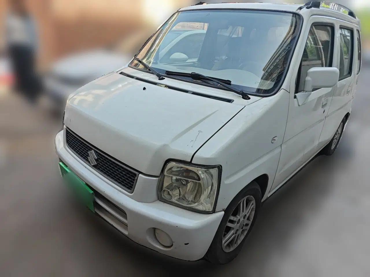 Suzuki Wagon R 2015 1.0L Manual Comfort Model — миниатюра 1