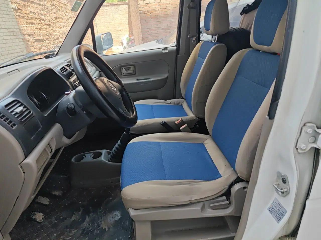 Suzuki Wagon R 2015 1.0L Manual Comfort Model — миниатюра 16