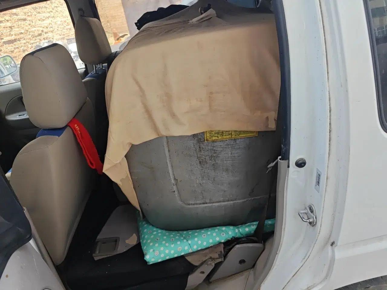 Suzuki Wagon R 2015 1.0L Manual Comfort Model — миниатюра 18