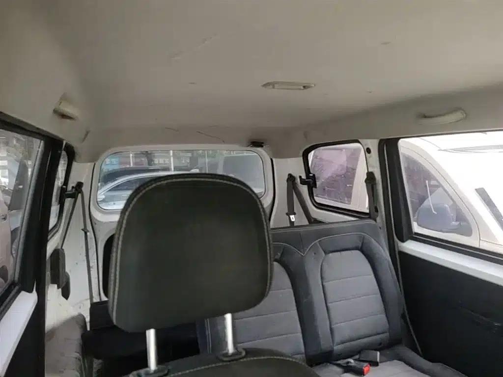 Wuling Hongguang PLUS 2020 1.5L Manual Standard 7-Seater — миниатюра 18