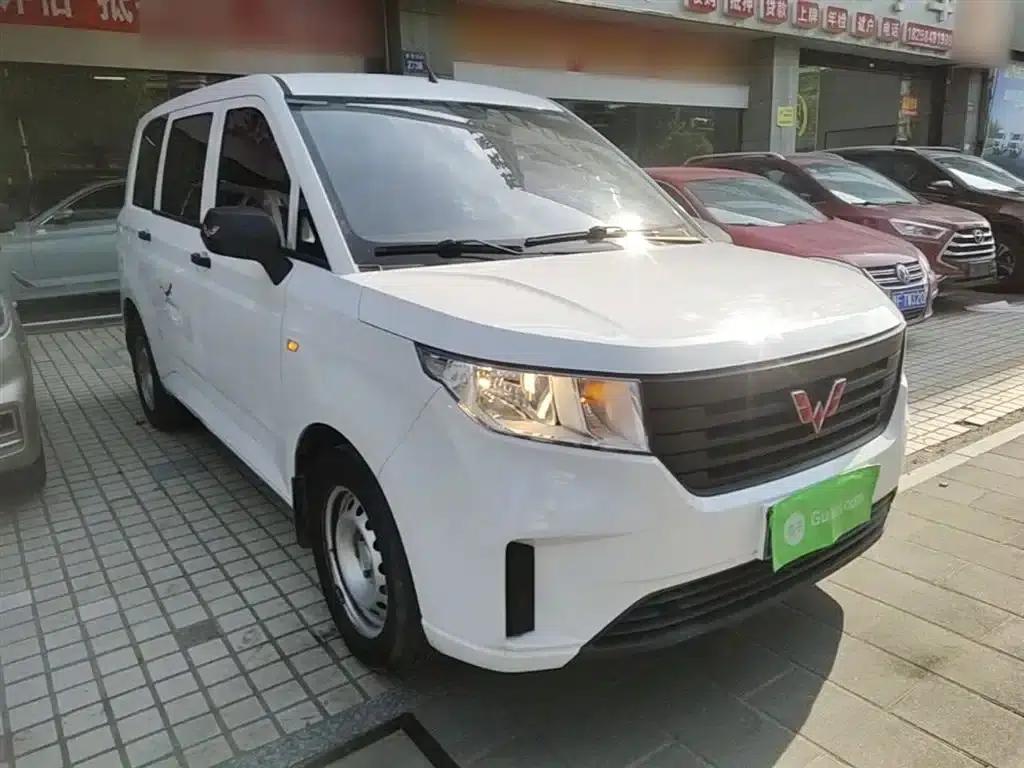Wuling Hongguang PLUS 2020 1.5L Manual Standard 7-Seater — миниатюра 4