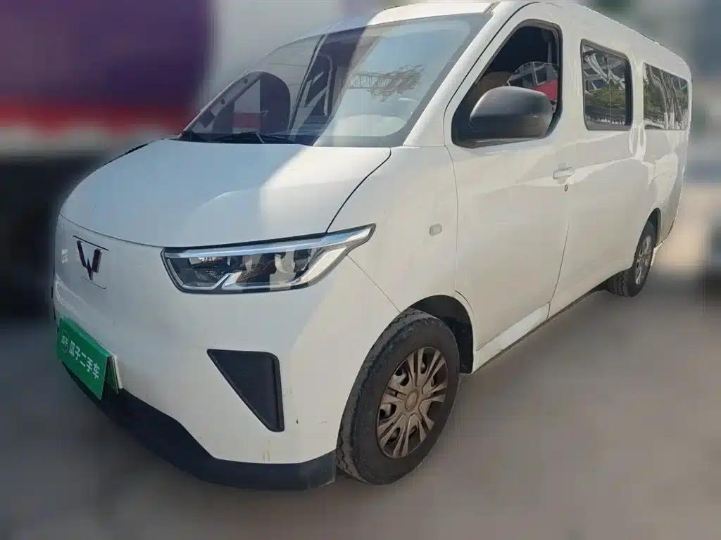 Wuling Yangguang 2024 Model 300km Comfort Bus Version 75kW — миниатюра 2
