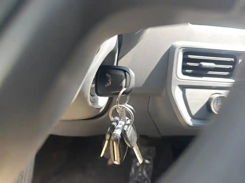 Wuling Yangguang 2024 Model 300km Comfort Bus Version 75kW — миниатюра 12