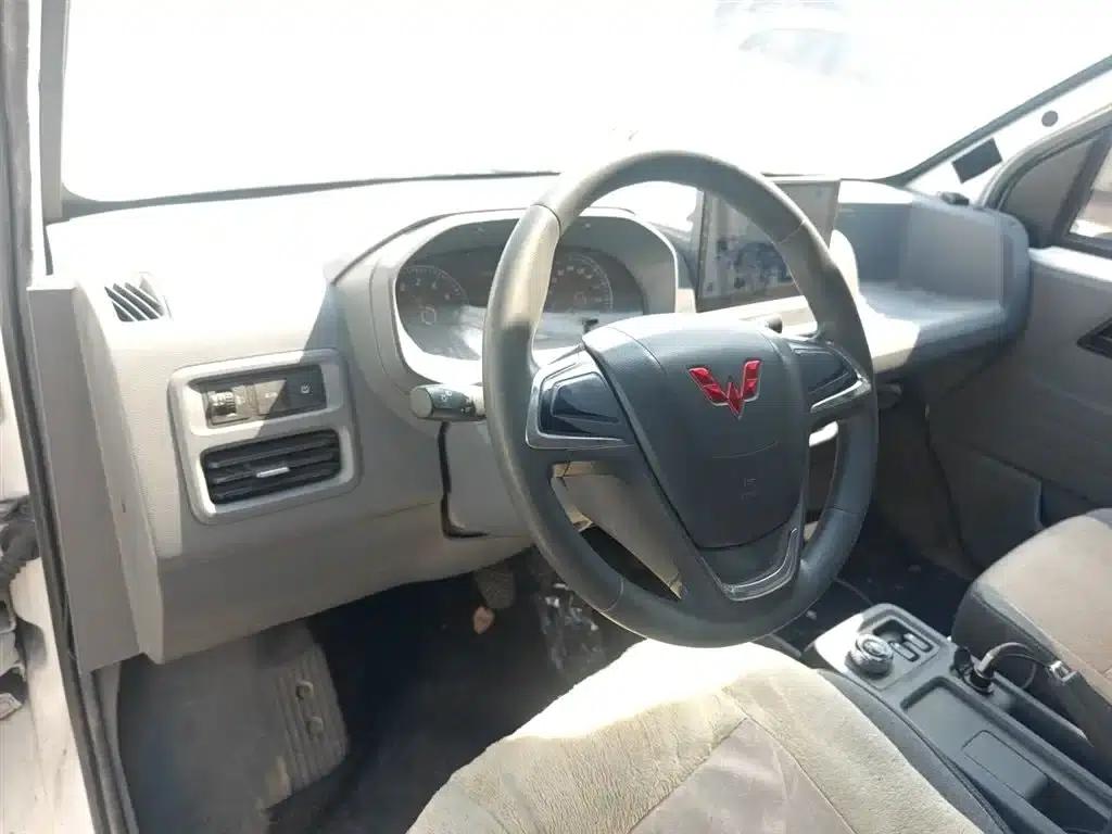 Wuling Yangguang 2024 Model 300km Comfort Bus Version 75kW — миниатюра 13