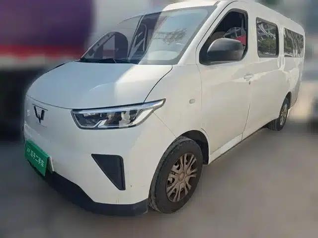 Wuling Yangguang 2024 Model 300km Comfort Bus Version 75kW