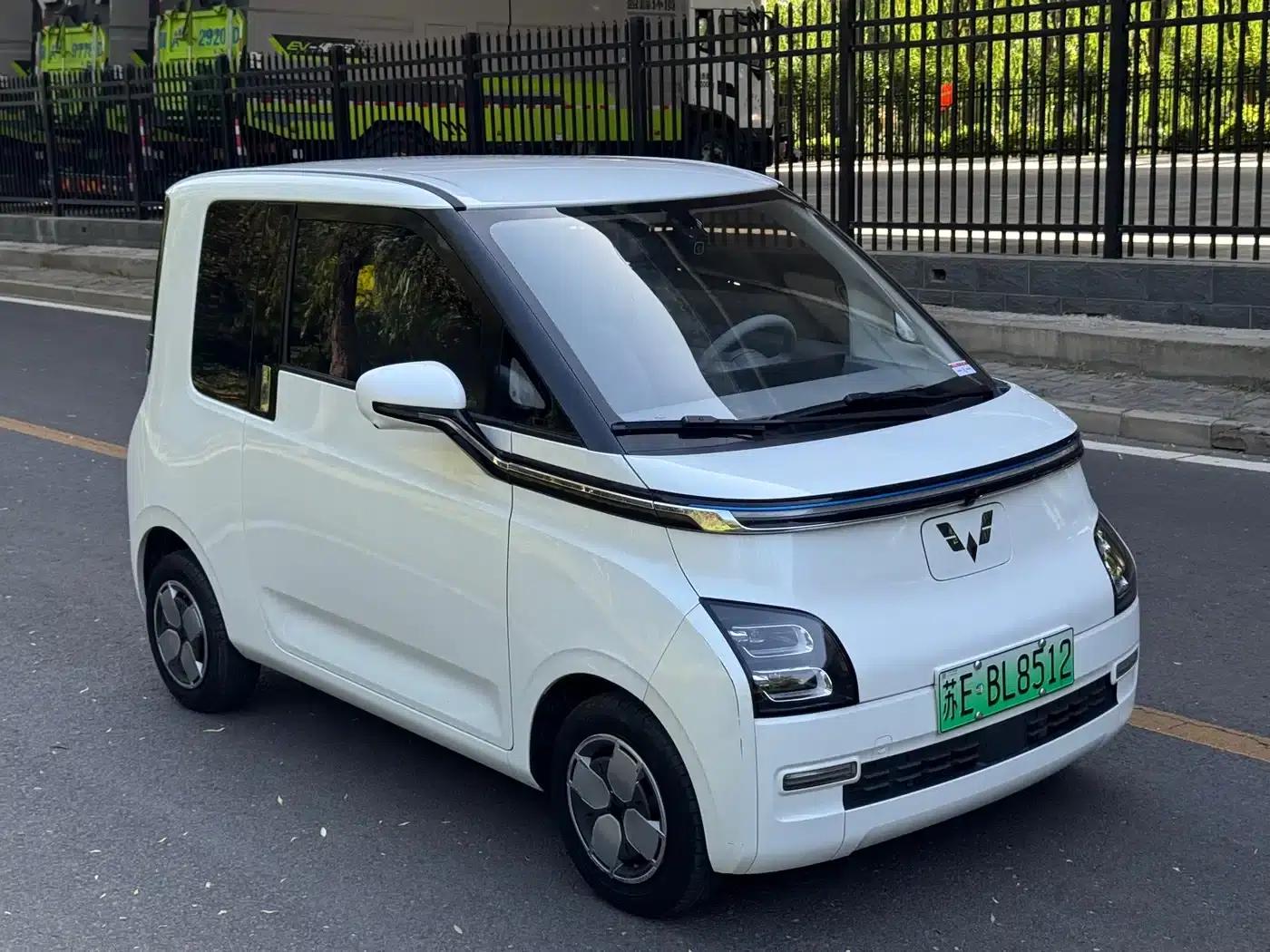 Wuling Air ev Clear Sky 2023 Model, Four-Seat - Advanced Edition — миниатюра 3