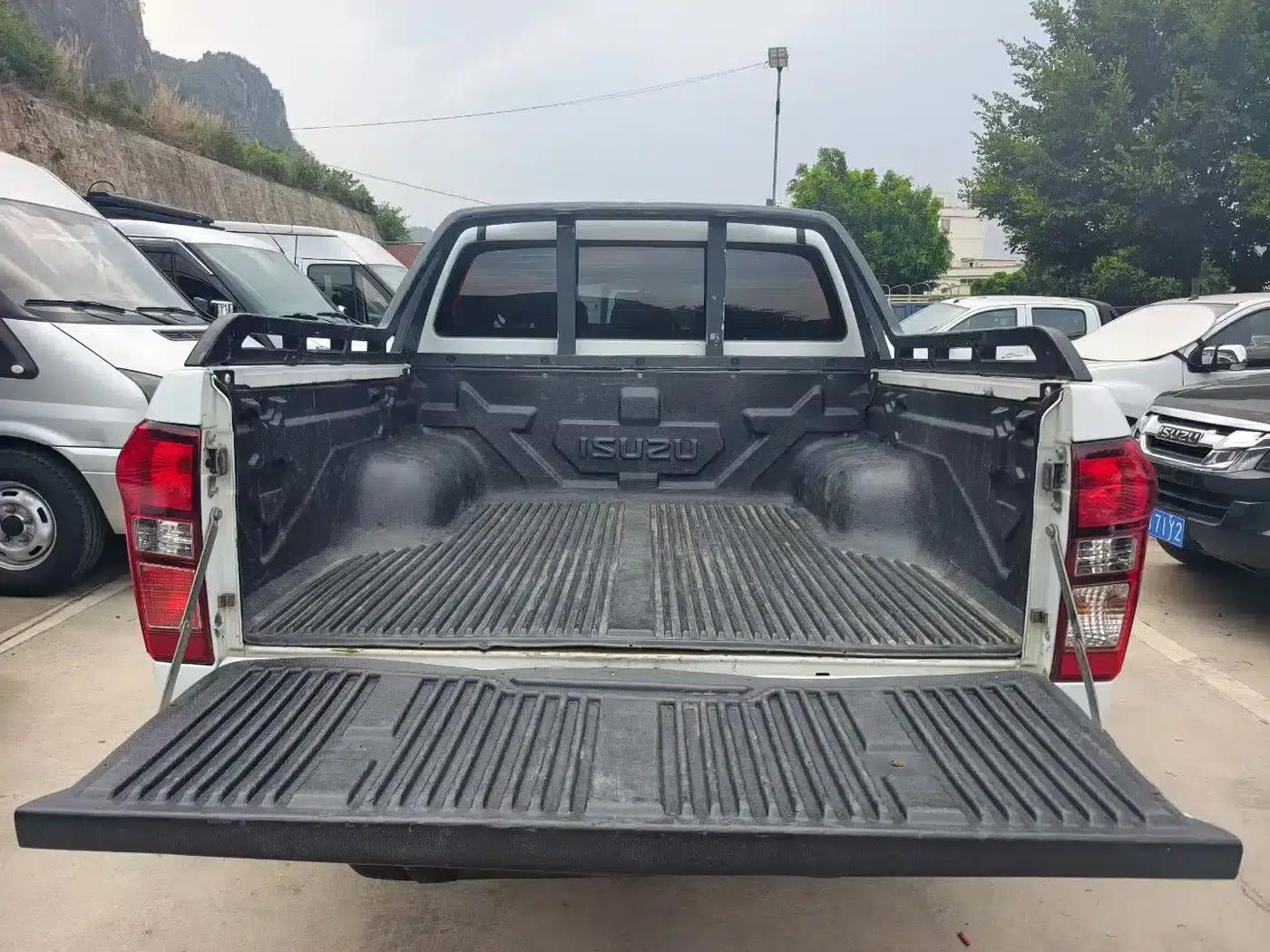 D-MAX 2015 2.5T 4WD Manual Basic Model 4JK1 — миниатюра 5