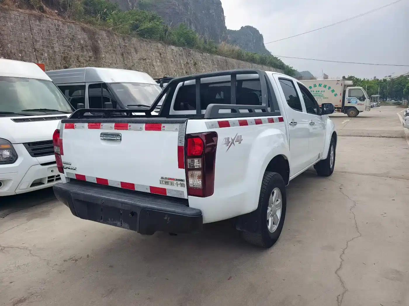 D-MAX 2015 2.5T 4WD Manual Basic Model 4JK1 — миниатюра 7
