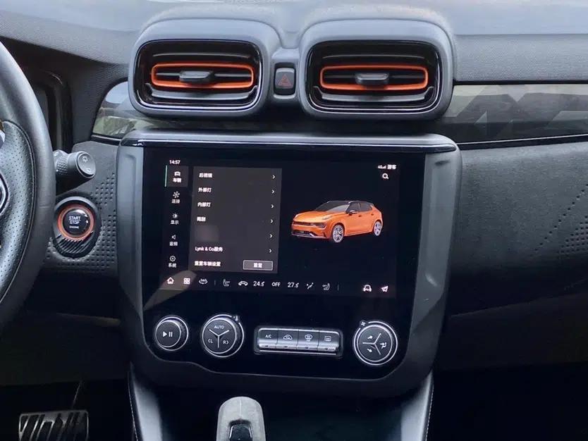 Lynk & Co 02 Hatchback 2021 2.0TD Halo Driving Control Kit Edition — миниатюра 15