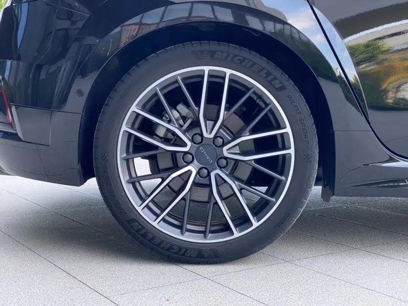 Lynk & Co 02 Hatchback 2021 2.0TD Halo Driving Control Kit Edition — миниатюра 6