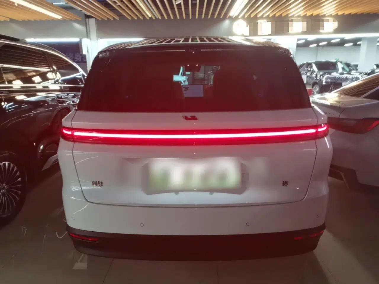 Li Auto i8 2025 Model Standard Version — миниатюра 5