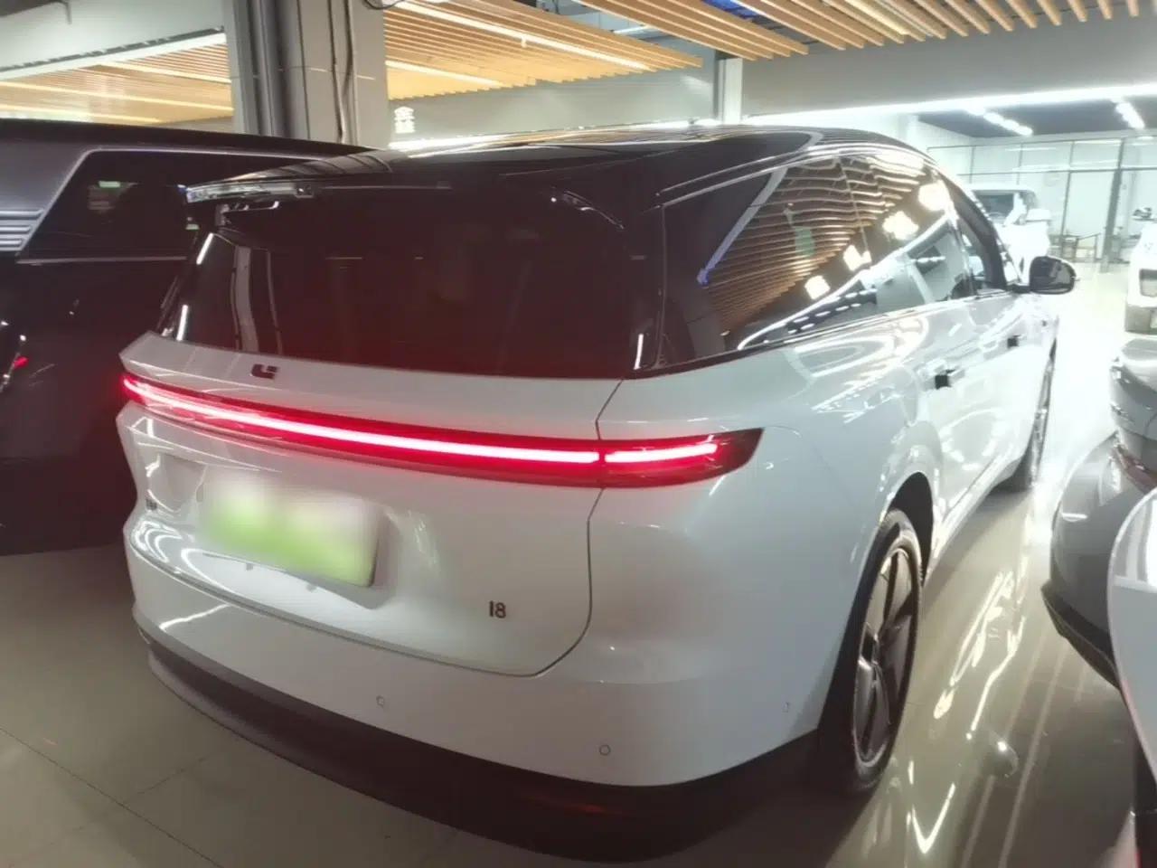 Li Auto i8 2025 Model Standard Version — миниатюра 6