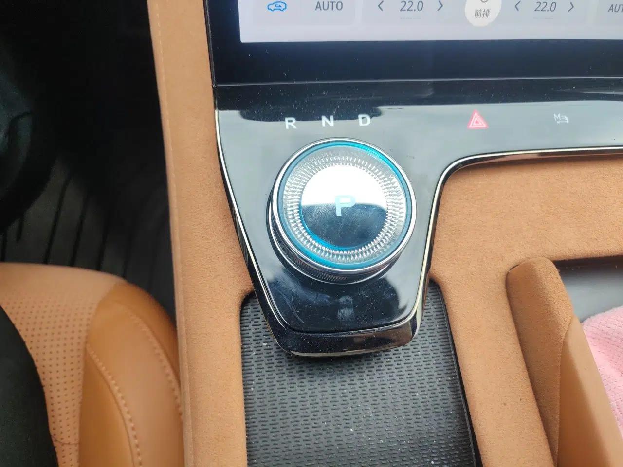 VOYAH PASSION 2024 PHEV Four-Wheel Drive Ultra-Long Range Flagship Model — миниатюра 15