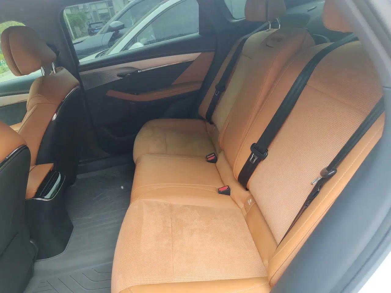 VOYAH PASSION 2024 PHEV Four-Wheel Drive Ultra-Long Range Flagship Model — миниатюра 18