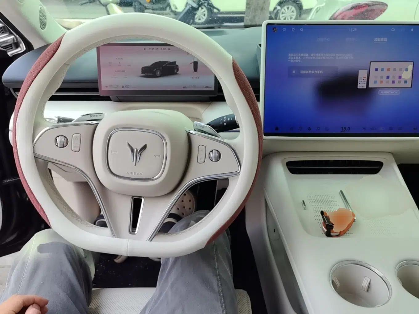 VOYAH Lantu Chiguang L 2026 Four-Wheel-Drive Ultra — миниатюра 12