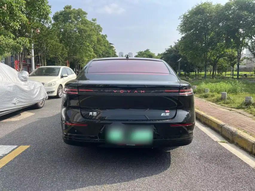 VOYAH Lantu Chiguang L 2026 Four-Wheel-Drive Ultra — миниатюра 6