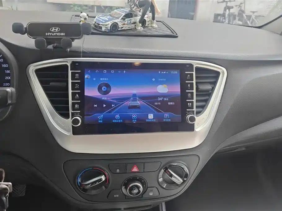 2016 Hyundai Verna 1.4L Manual GLS Cool Edition — миниатюра 13