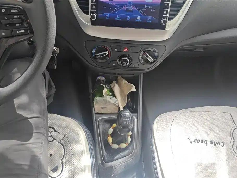 2016 Hyundai Verna 1.4L Manual GLS Cool Edition — миниатюра 16