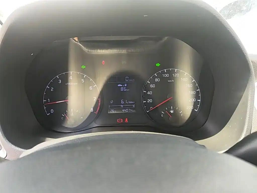 2016 Hyundai Verna 1.4L Manual GLS Cool Edition — миниатюра 12