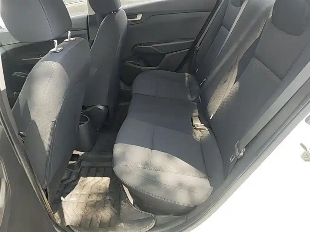 2016 Hyundai Verna 1.4L Manual GLS Cool Edition — миниатюра 17