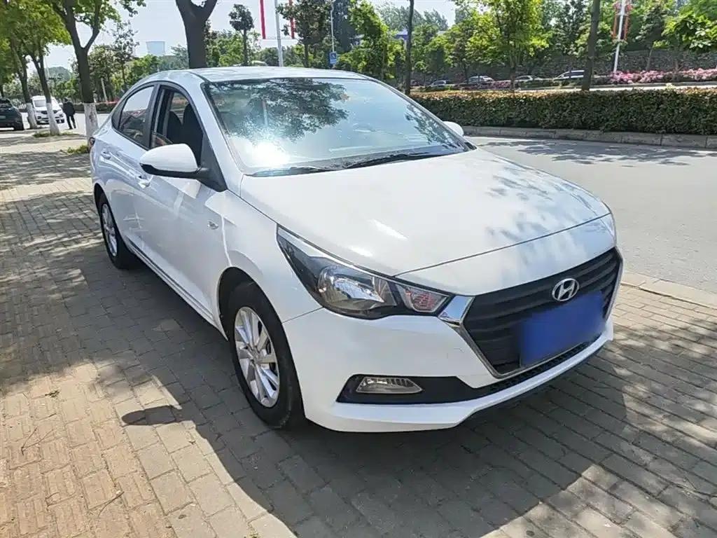 2016 Hyundai Verna 1.4L Manual GLS Cool Edition — миниатюра 4