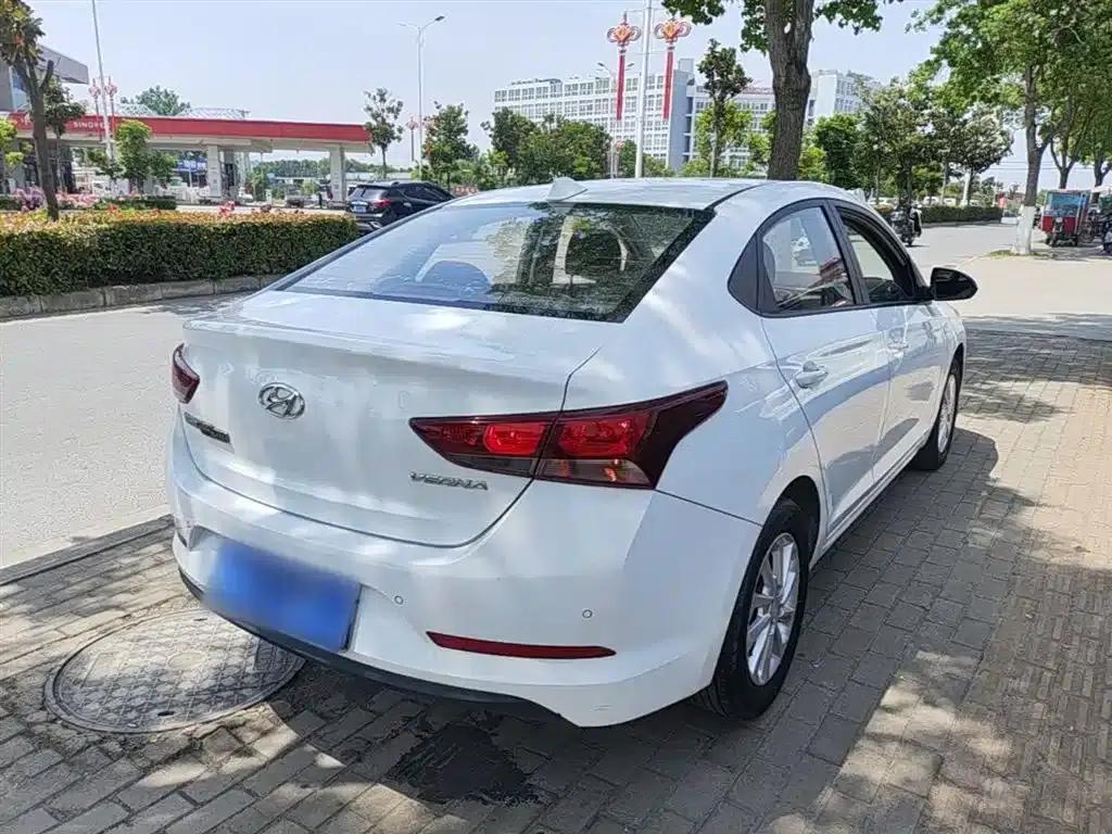 2016 Hyundai Verna 1.4L Manual GLS Cool Edition — миниатюра 7