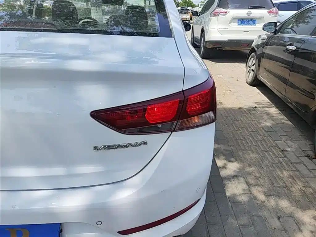 2016 Hyundai Verna 1.4L Manual GLS Cool Edition — миниатюра 8
