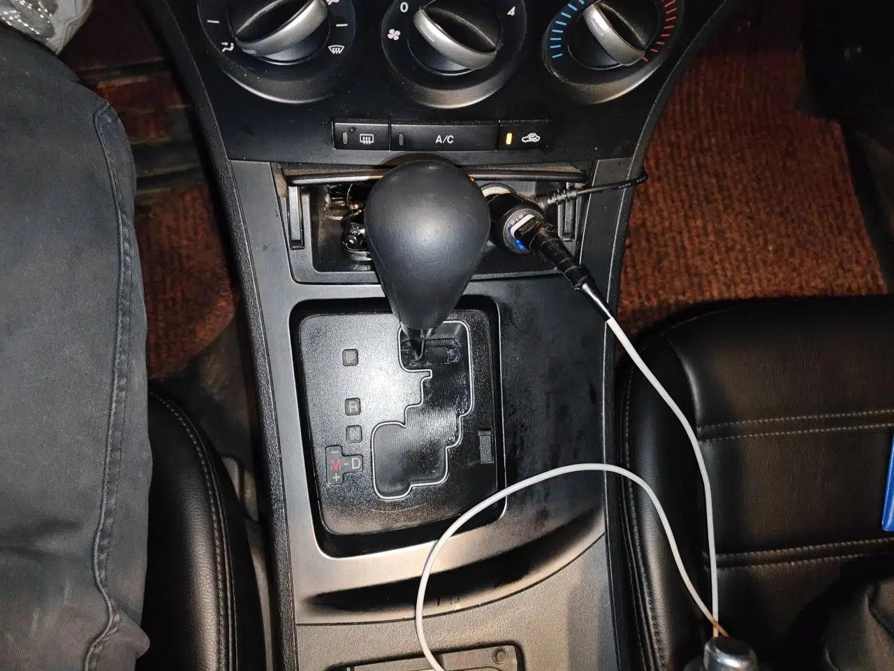 Mazda 3 2011 Sedan 1.6L Automatic Comfort Model — миниатюра 15