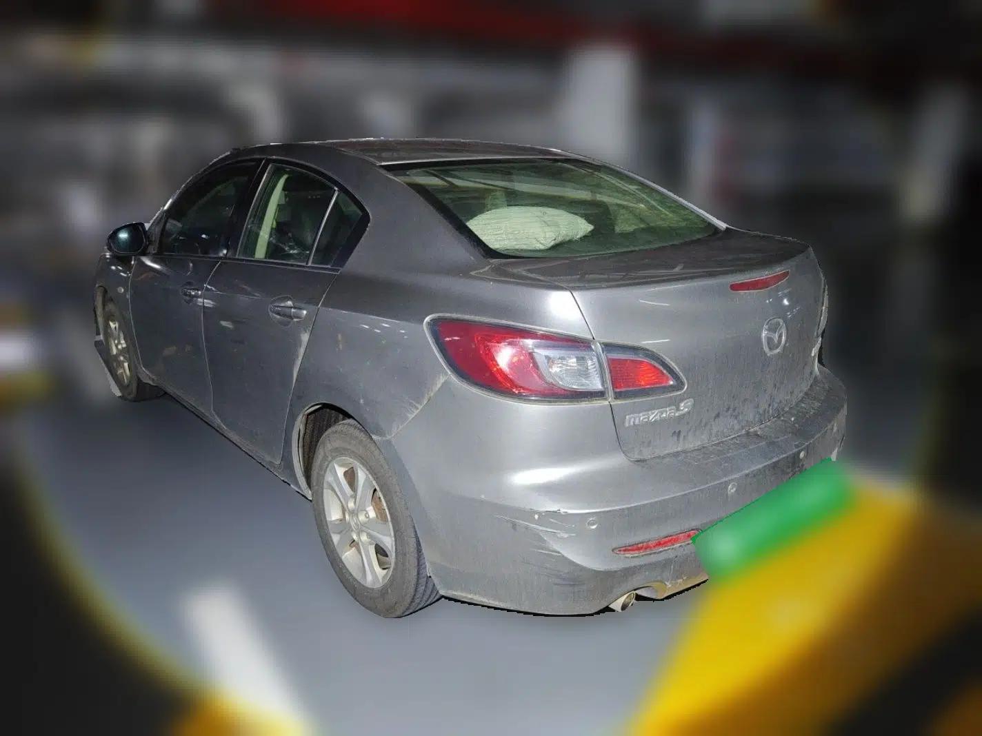 Mazda 3 2011 Sedan 1.6L Automatic Comfort Model — миниатюра 4