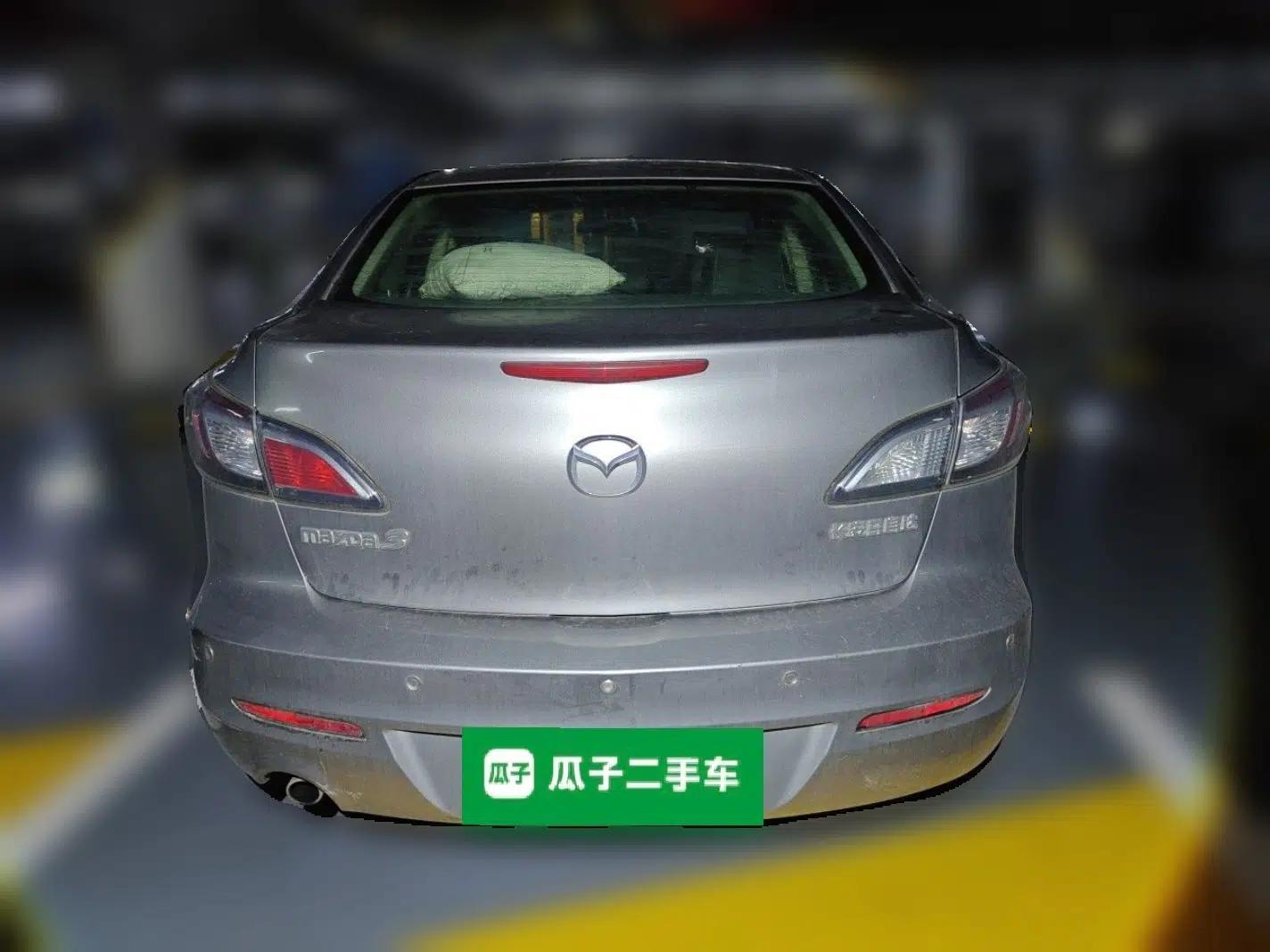 Mazda 3 2011 Sedan 1.6L Automatic Comfort Model — миниатюра 5