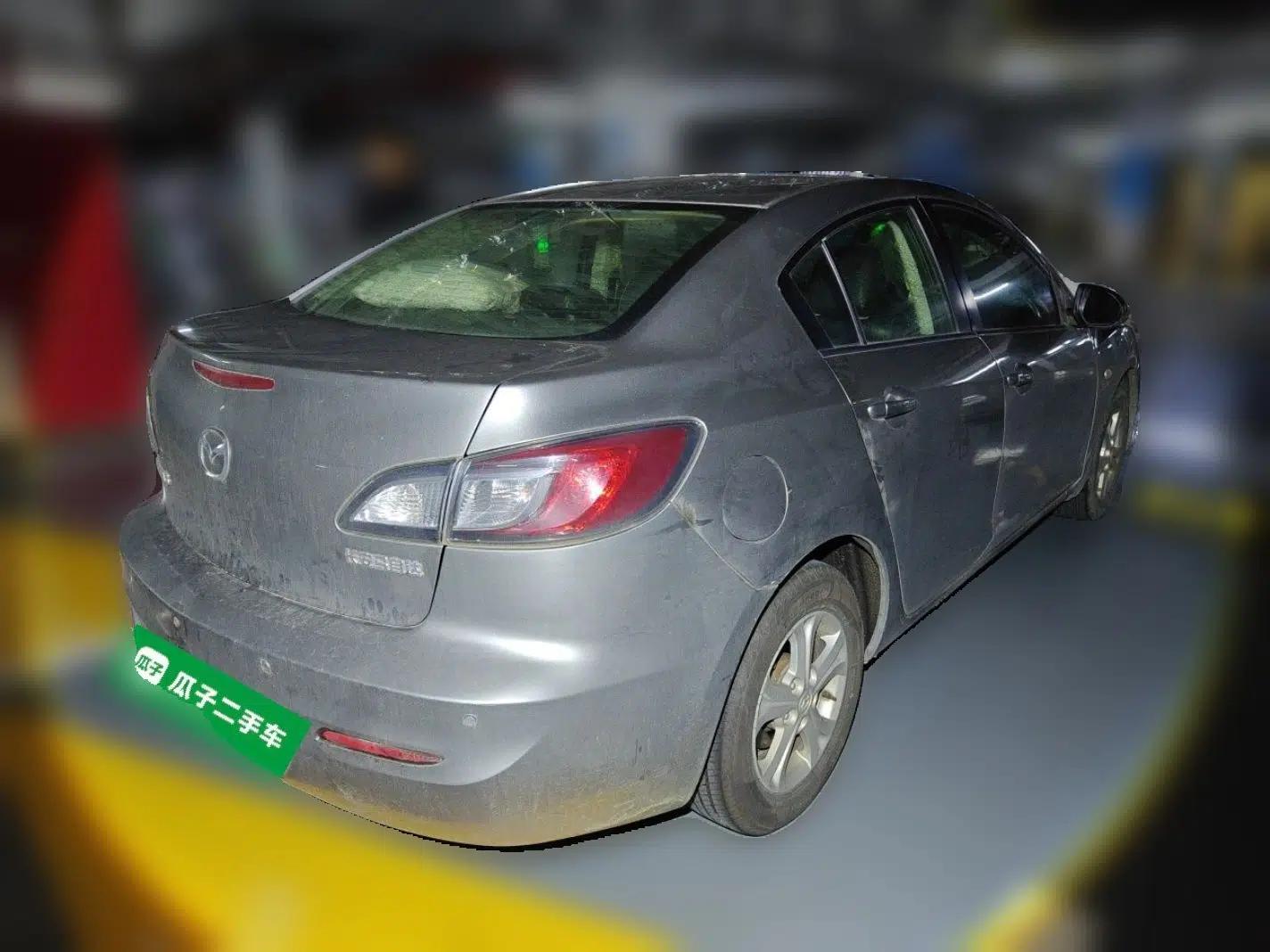 Mazda 3 2011 Sedan 1.6L Automatic Comfort Model — миниатюра 6