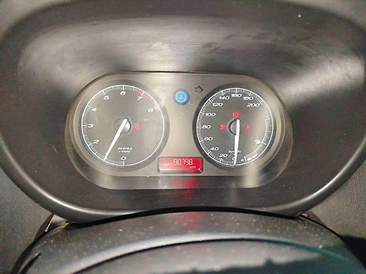 MG 3 2011 1.3L Manual Comfort Edition — миниатюра 12