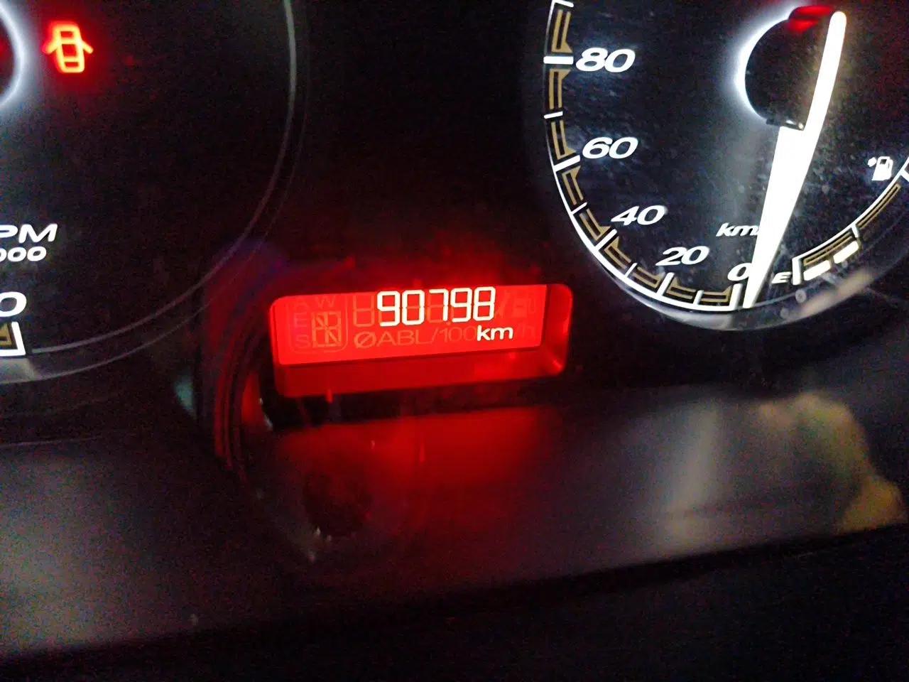 MG 3 2011 1.3L Manual Comfort Edition — миниатюра 13