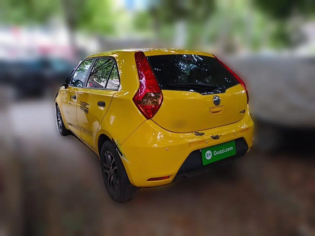 MG 3 2011 1.3L Manual Comfort Edition — миниатюра 4