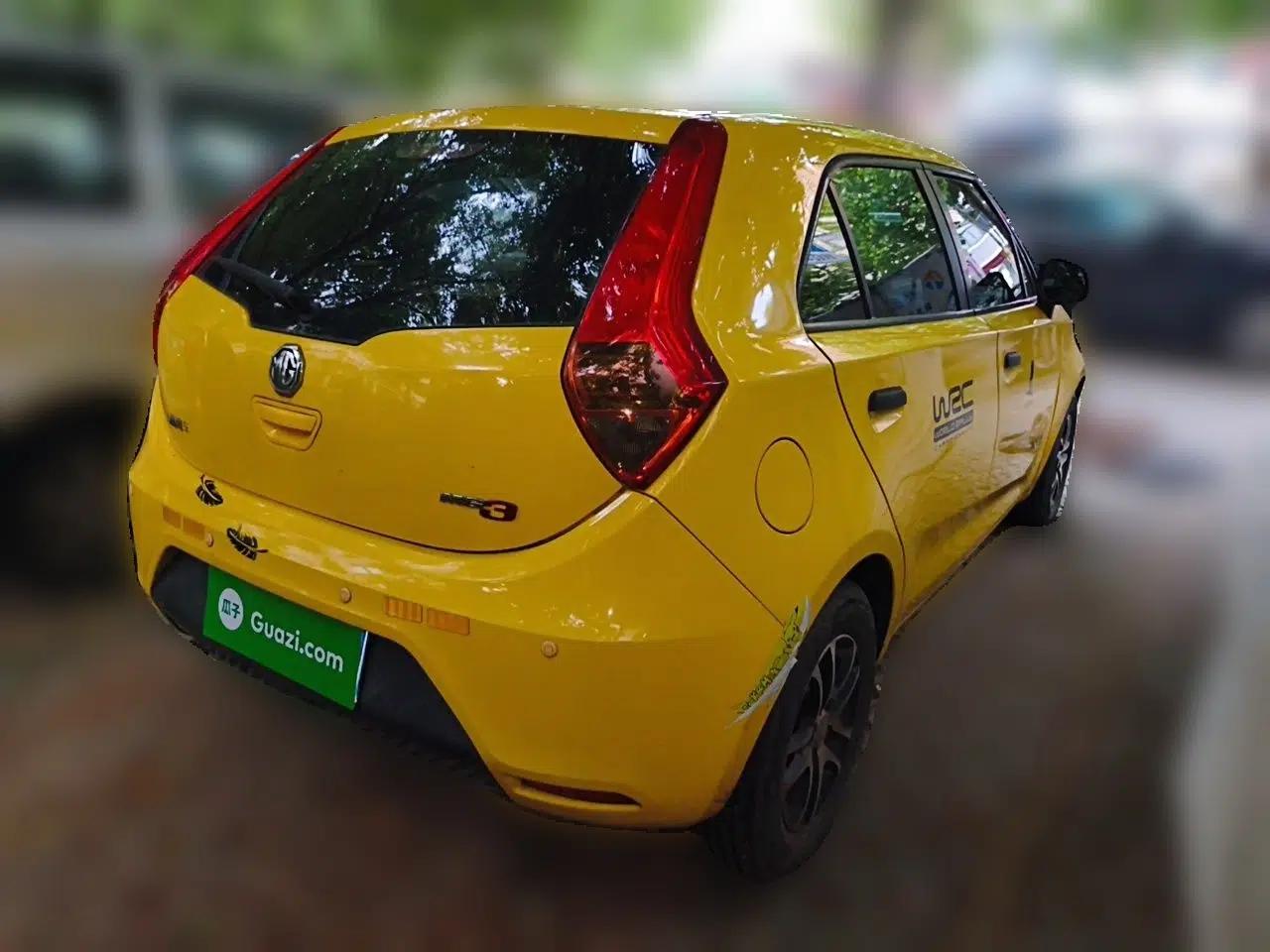 MG 3 2011 1.3L Manual Comfort Edition — миниатюра 6