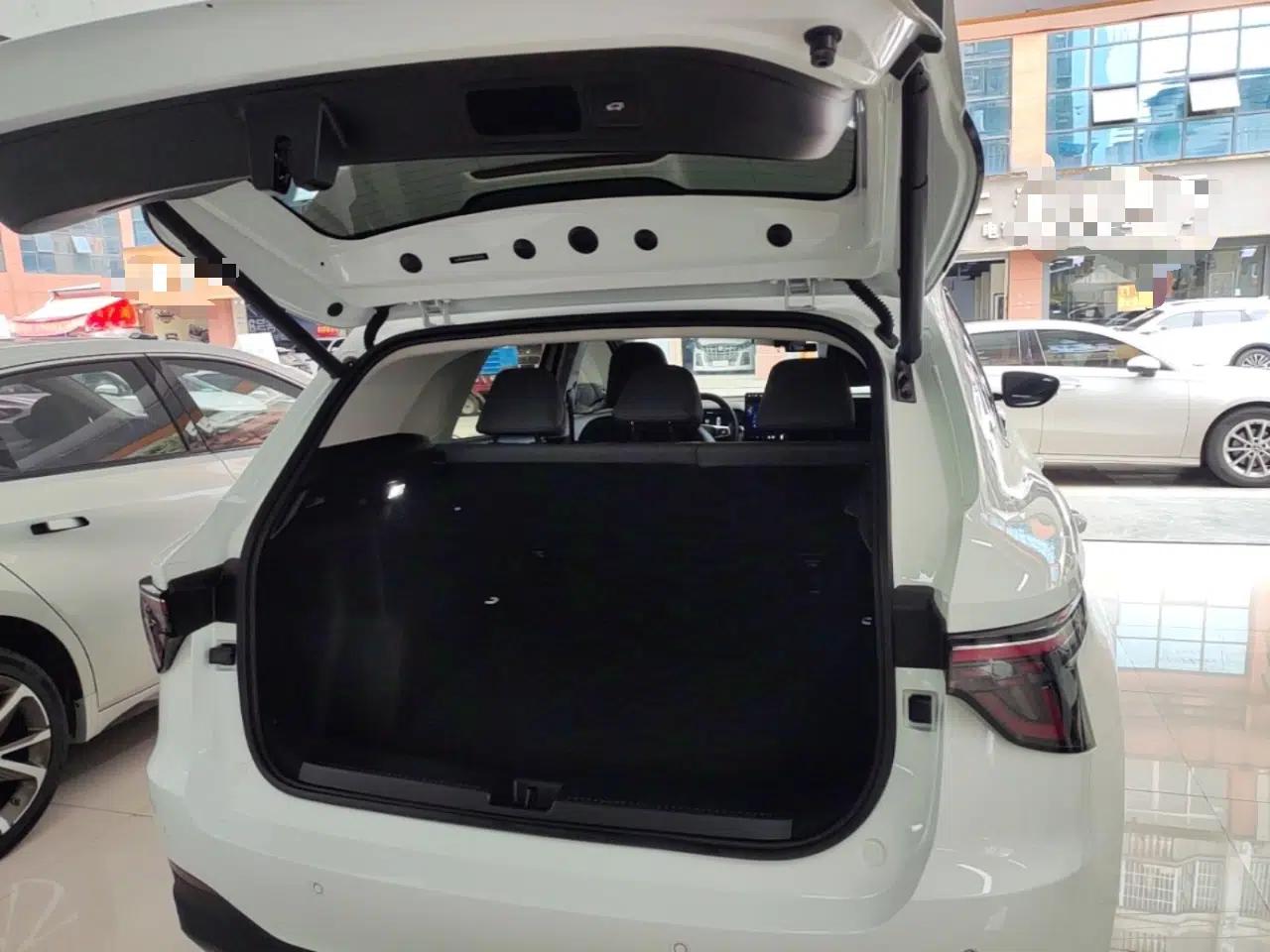 MG ES5 2025 425plus Rear-Drive Version — миниатюра 22