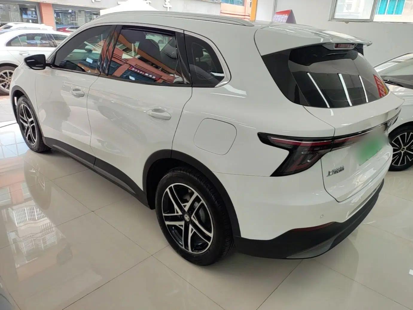 MG ES5 2025 425plus Rear-Drive Version — миниатюра 4