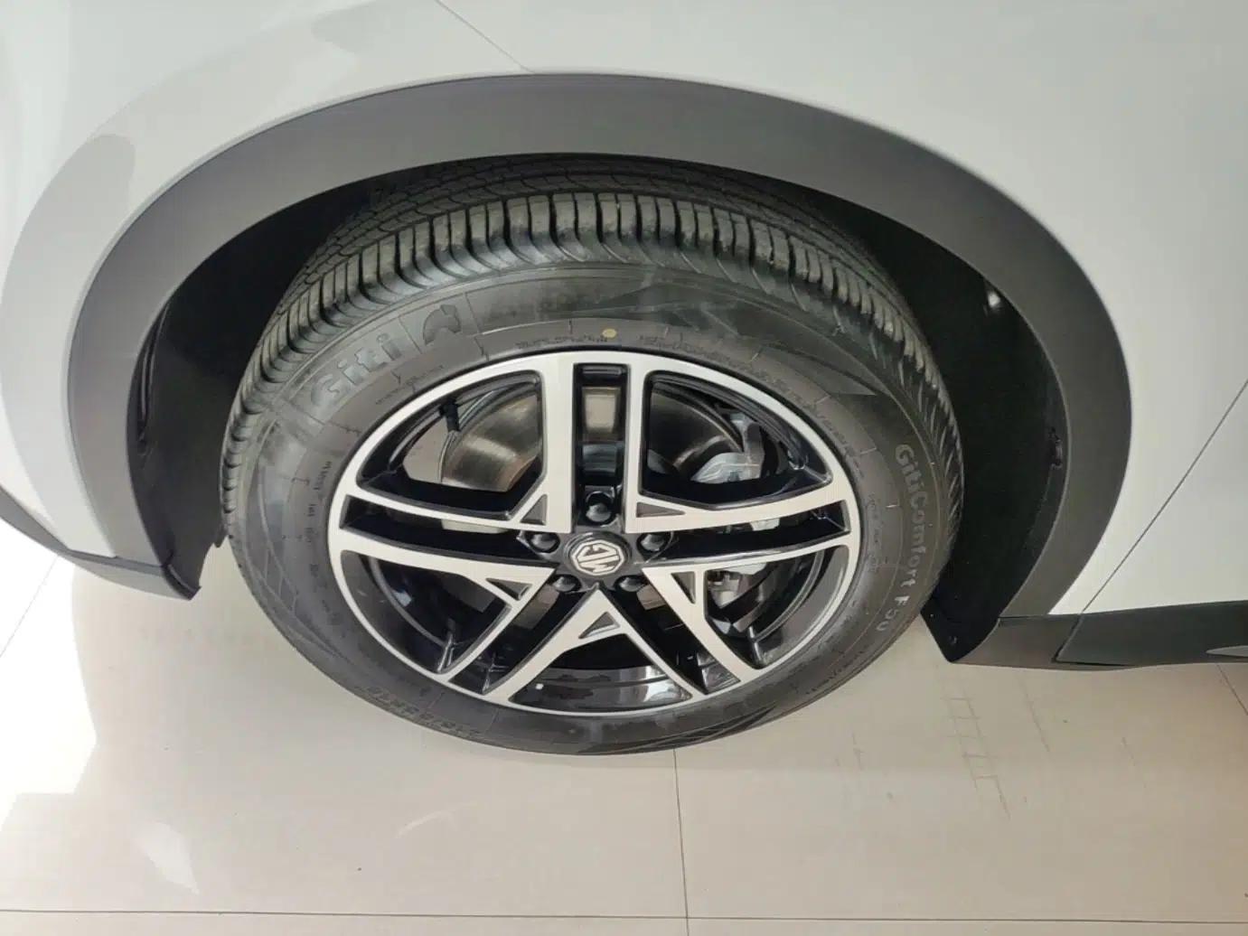 MG ES5 2025 425plus Rear-Drive Version — миниатюра 8