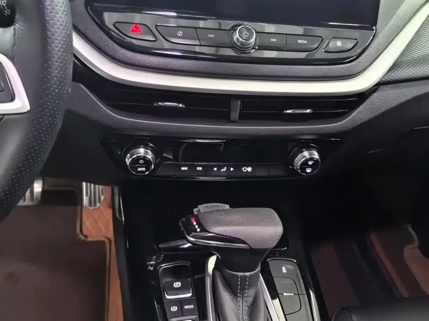 Chevrolet Menlo 2020 Star Edition — миниатюра 9