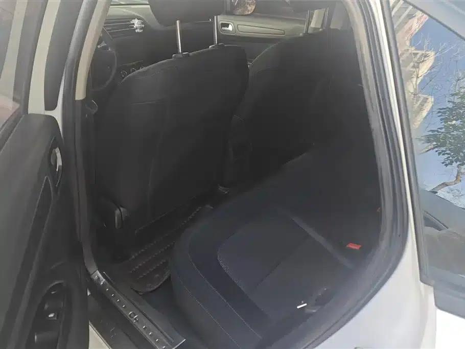 Citroën C4 2018 1.6L Automatic Comfort Model — миниатюра 11