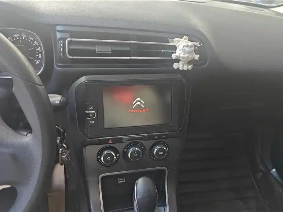 Citroën C4 2018 1.6L Automatic Comfort Model — миниатюра 13