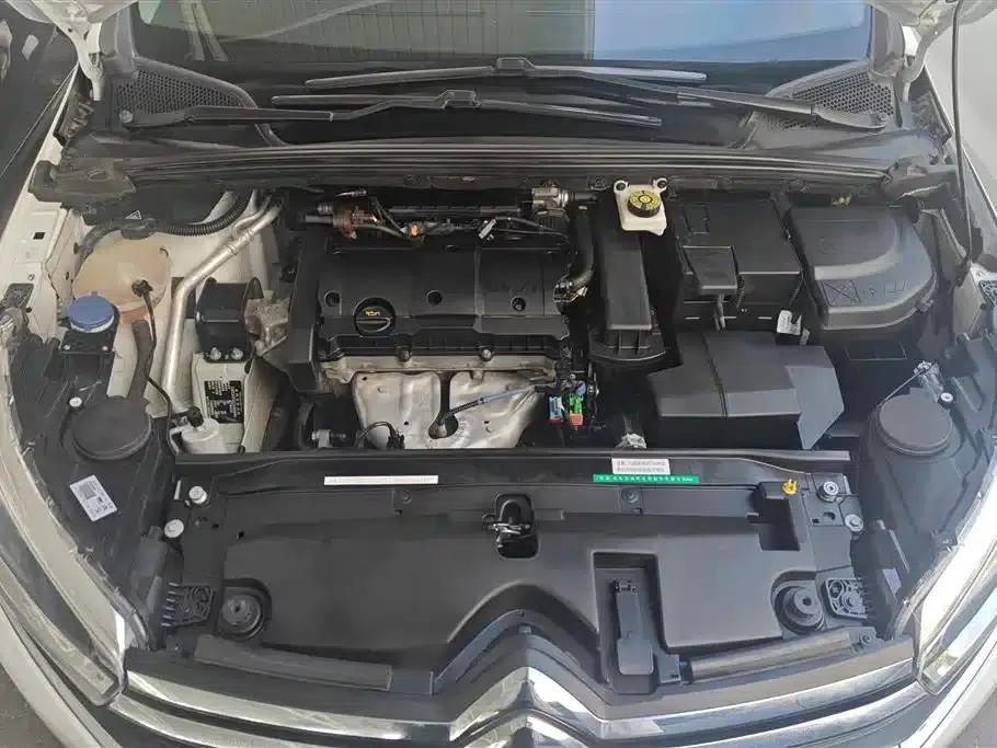 Citroën C4 2018 1.6L Automatic Comfort Model — миниатюра 10