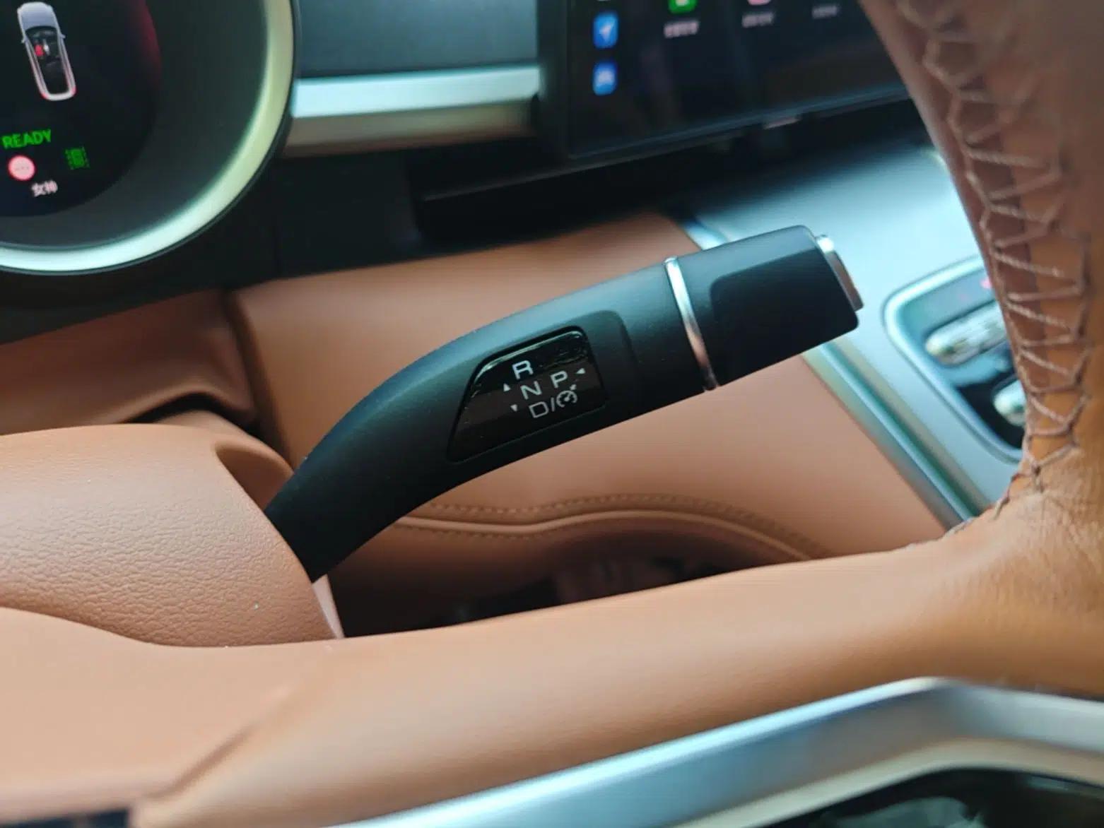 ORA Lightning Cat 2022 555 km Luxury Edition — миниатюра 17