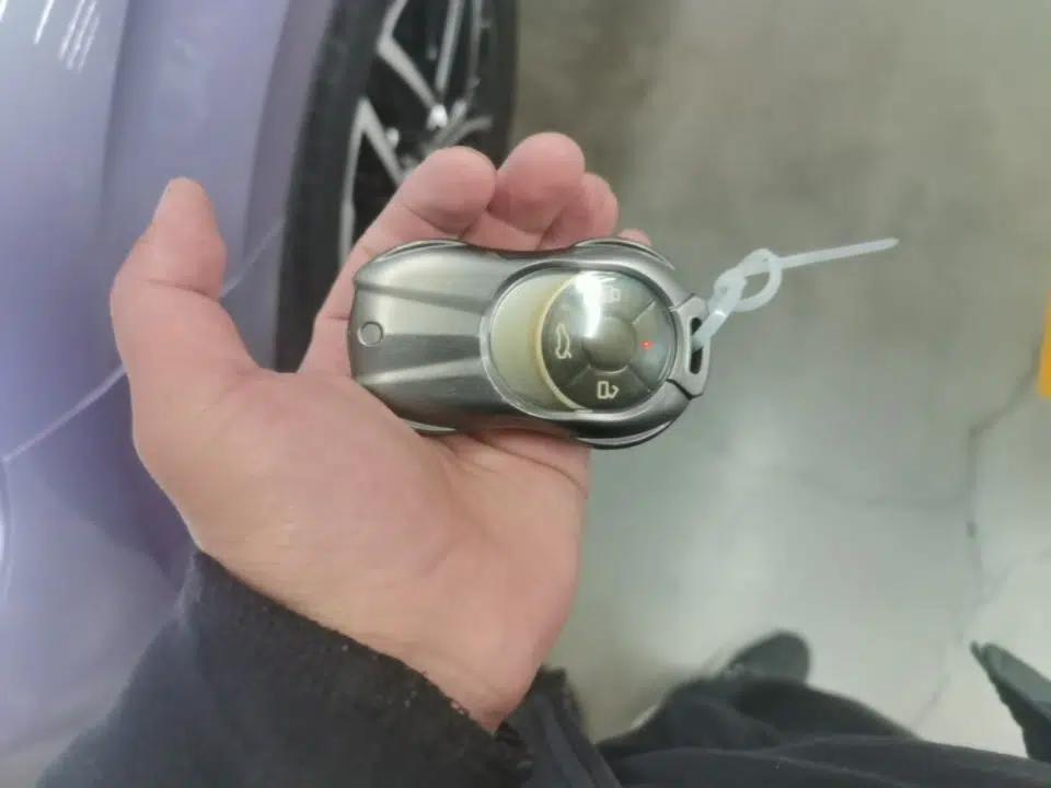 ORA Lightning Cat 2022 555 km Luxury Edition — миниатюра 12
