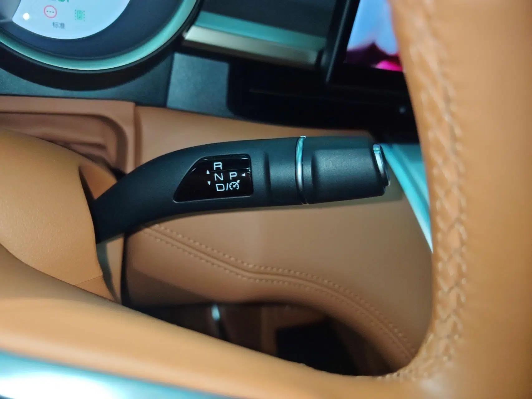 ORA Lightning Cat 2022 555 km Luxury Edition — миниатюра 16