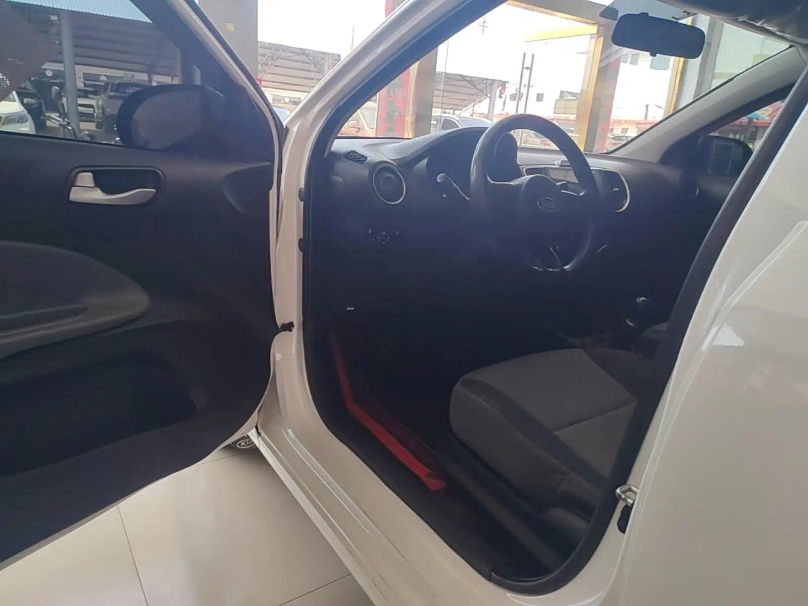 Kia Pegas 2017 1.4L Manual Fashion Edition Smart — миниатюра 19