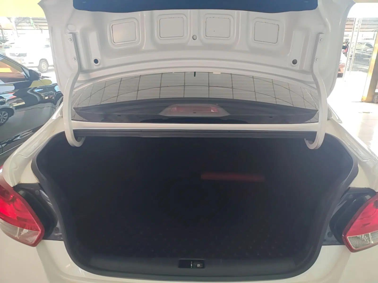 Kia Pegas 2017 1.4L Manual Fashion Edition Smart — миниатюра 22